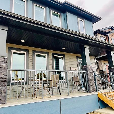 Brand New Entire Luxury Home ,10Sleep- Airhockey,Pooltable-14 Min To Airport And South Edmonton, Party Or Events Strictly Restricted Nisku Exterior photo